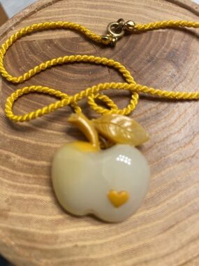 Leah Stein Apple Early 70’s Pendant Necklace